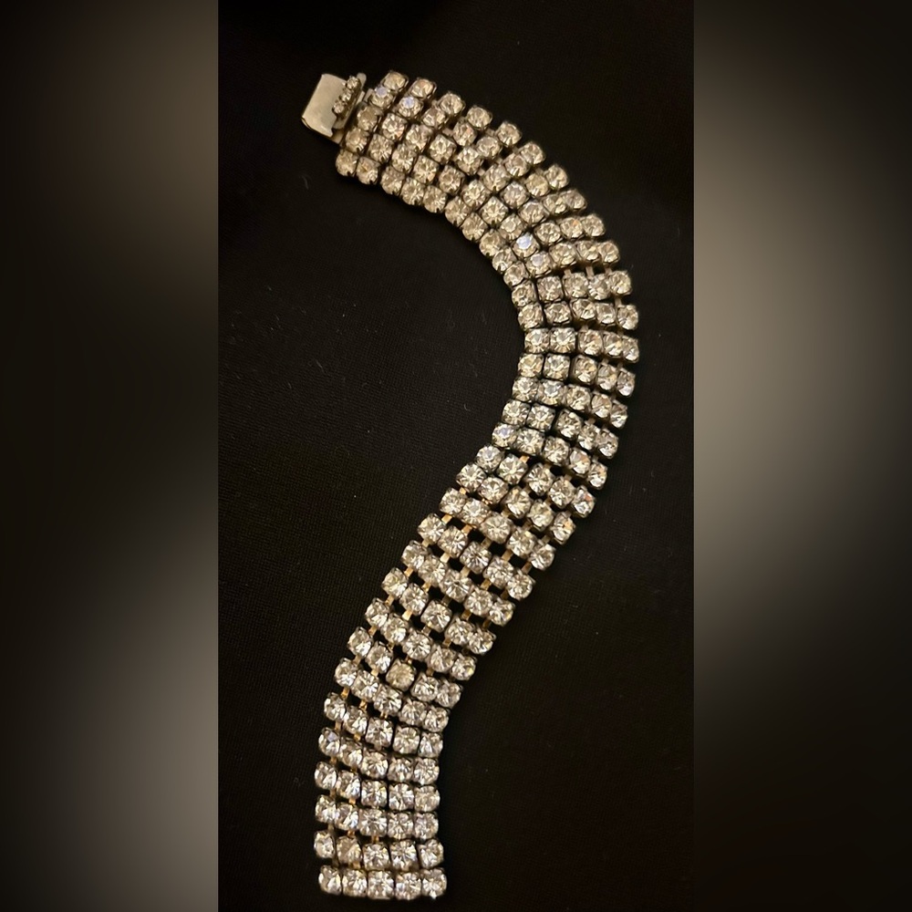 * Vintage Prong Set Rhinestone Elegant Retro Glamour Bracelet Juliana Style *